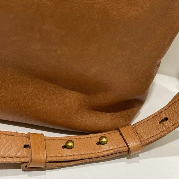 MADEWELL “The Piazza” Soft Tan Leather Tote/ Crossbody Bag - Picture 4 of 16